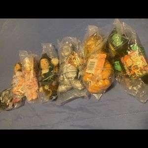 Wizard of Oz cloth dolls .